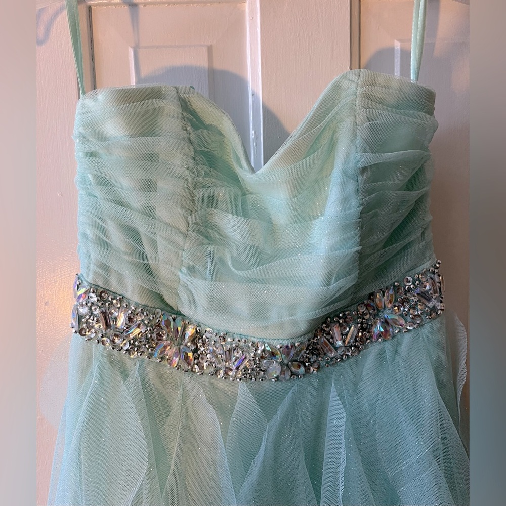 PRICE DROP!🌸 Mint Green Prom dress by (Nights by teeze me), Size 3 in Juniors. - Picture 3 of 9